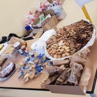 La table aux gâteaux avec les sablés des CM2C et des passerelles